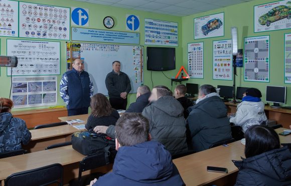 Повноцінне навчання в автошколі: теорія і практика разом