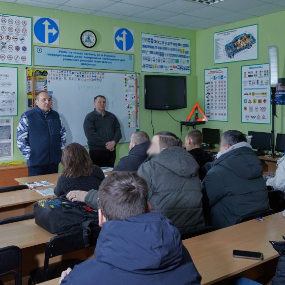 Повноцінне навчання в автошколі: теорія і практика разом